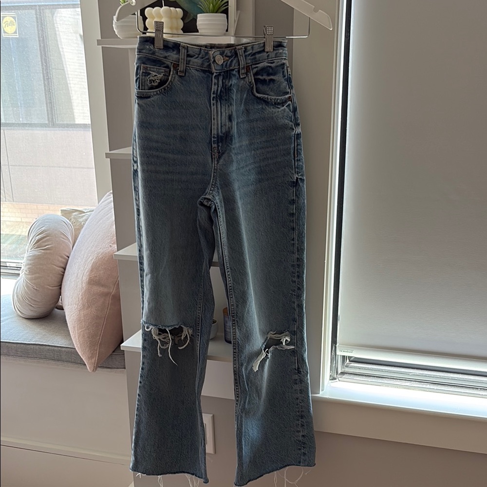 Zara Women's Straight Leg Ripped Denim Jeans